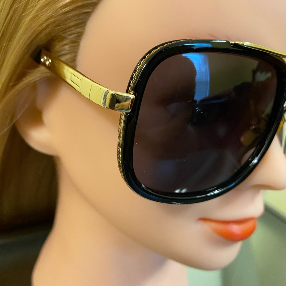 First Class Black & Gold Frames - image 3